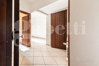 Luminoso 2º piano 75 Mq Libero con Posto Auto