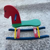 Cavallo a dondolo