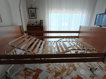 Letto elettrico disabili, tavolino,topper su misur