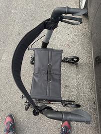 Deambulatore pieghevole e leggero