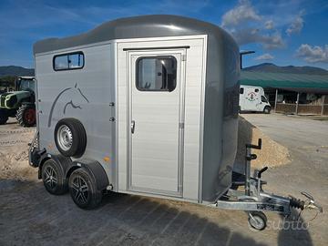 Trailer trasporto cavalli nova tecno come nuovo