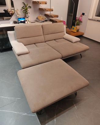 Chateau d'Ax, divano in tessuto traslante con pouf
