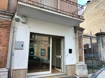 Locale commerciale corso Stefano Cusani, Solopa