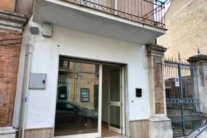 Locale commerciale corso Stefano Cusani, Solopa