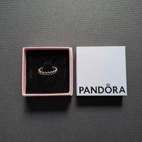 Anello Pandora a Cuoricini, Taglia 18 (17 mm)