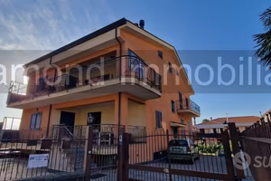 Villetta bifamiliare con giardino a Solicchiata
