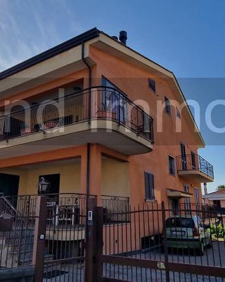 Villetta bifamiliare con giardino a Solicchiata