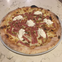 Pizzaiolo con 30 anni d esperienza