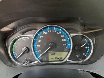 TOYOTA Yaris - 2015