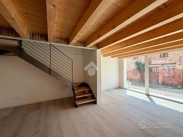 VILLA A SCHIERA D'ANGOLO A ISOLA VICENTINA