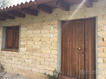 Terreno con fabbricato rustico