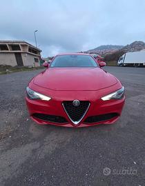 Alfa romeo Giulia 2.0TB  200 cv AT8