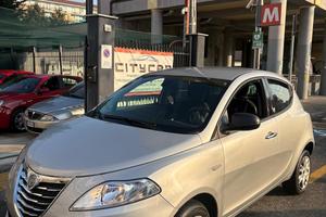 Lancia Ypsilon 0.9 TwinAir 85 CV GAS Ecochic Gold