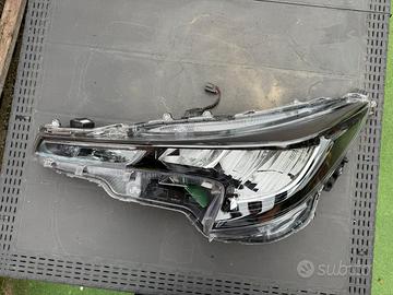 Faro LED anteriore sinistro Toyota Corolla 2019