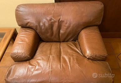 Poltrona e pouf Frau