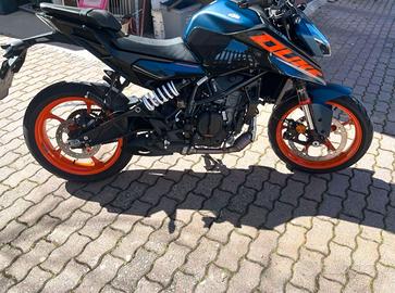 KTM Duke 125 2024, colore Blu |Garanzia ufficiale|