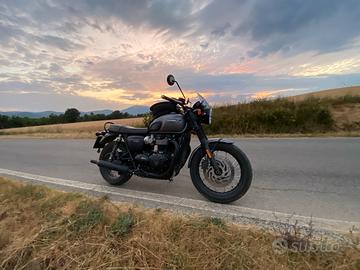 Triumph Bonneville t120 Black Edition
