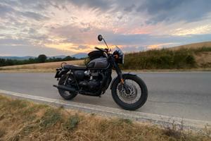 Triumph Bonneville t120 Black Edition