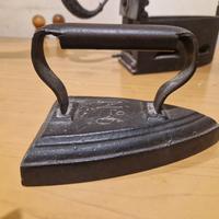 ferro da stiro anrico in ghisa