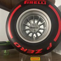 Modellino espositivo Pirelli F1 P ZERO Supersoft