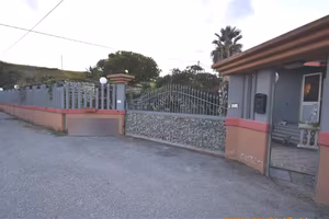 Villa indipendente con ampio giardino