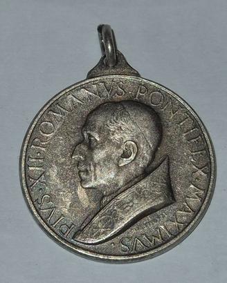 Lotto 3 Medagliette Sacre d'Epoca Papa Pio XII - A