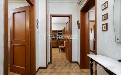 APPARTAMENTO IN CONTESTO DI TRE UNITA' CON GARAGE