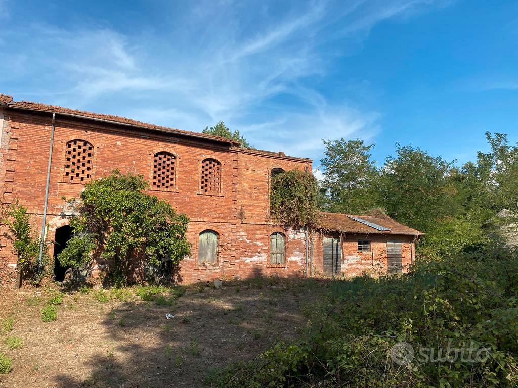 Casale Storico con 2,7 Ettari di terreno - Vista 3