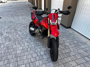Ducati Hypermotard 698