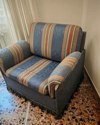 Poltrona imbottita classica
