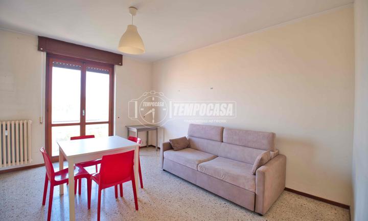 AMPIO BILOCALE CON ASCENSORE !!!