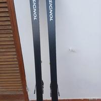 sci Rossignol con attacchi 