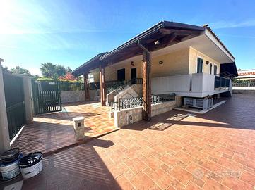 VILLA A SCHIERA A VALENZANO