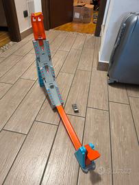 Pista Hot Wheels con macchinina