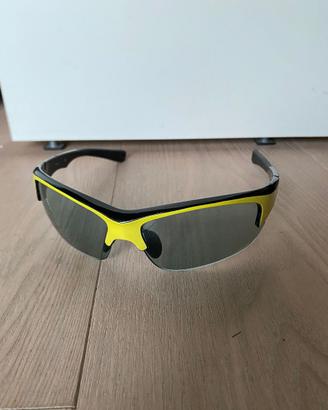 Occhiali da sole sportivi NRC gialli.