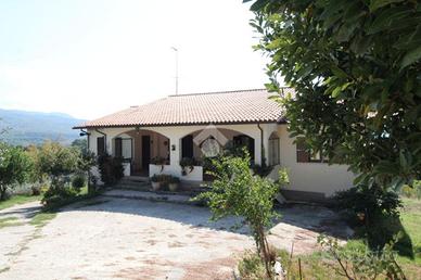 BIFAMILIARE A TORRICELLA IN SABINA