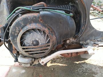 motore manubrio forcella serbatoio vespa cosa