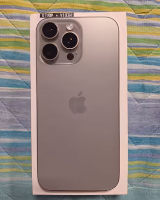 iPhone 16 Pro Max 256GB – Titanio Naturale
