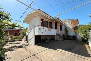 SOLANAS Casa indipendente con ampio cortile