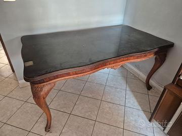 Tavolo con vetro