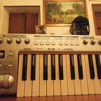Tastiera Midi UMX25 Behringer