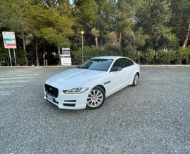 Jaguar XE 2.0 180 cv PRESTIGE