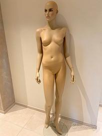 Manichini realistici