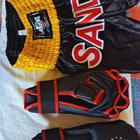 pantalone e guantoni