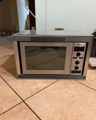 Microonde Bosch con Grill in Acciaio Inox - 900W