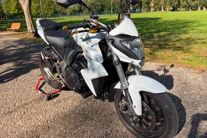Honda CB r 1000 cc