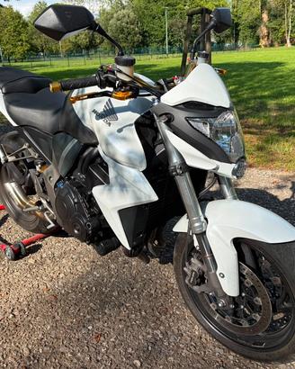 Honda CB r 1000 cc