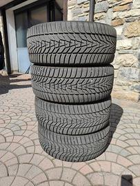 245 45 R18 gomme invernali Hankook 