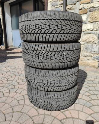 245 45 R18 gomme invernali Hankook 