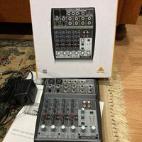 Mixer Behringer Xenyx 802